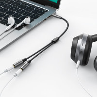 Ugreen Kabel AUX Verlängerungskabel 3,5mm Miniklinke 0,2m Audioadapter Splitter für TV, Lautsprecher, Verstärker schwarz